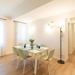 Apartamento Ricco Di Comfort, Grande, Luminoso E Comodo